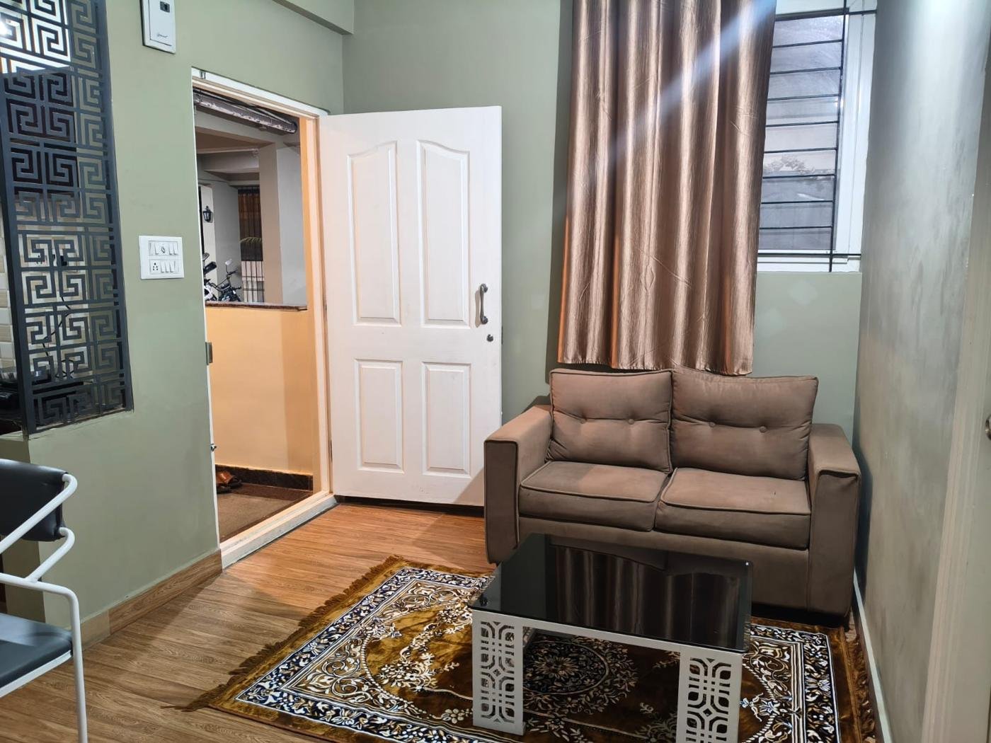 Sitting area with sofa