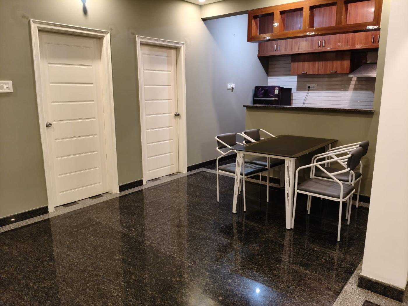 Dining area beside the open kitchen